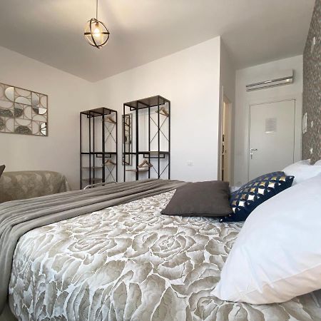 Bari Rooms Carulli Suite Buitenkant foto