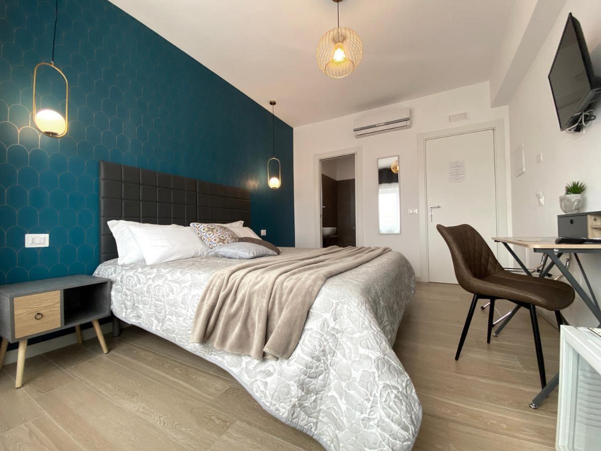 Bari Rooms Carulli Suite Buitenkant foto