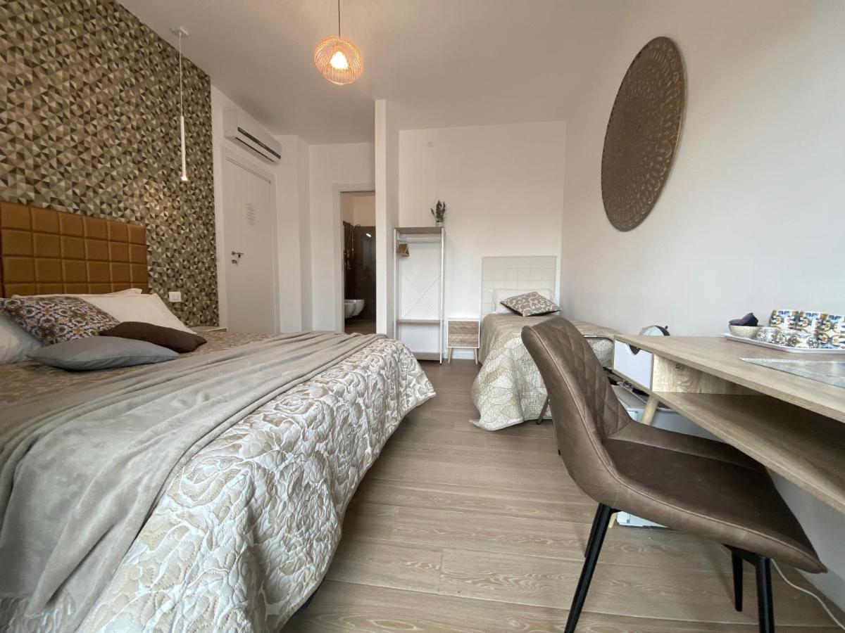 Bari Rooms Carulli Suite Buitenkant foto